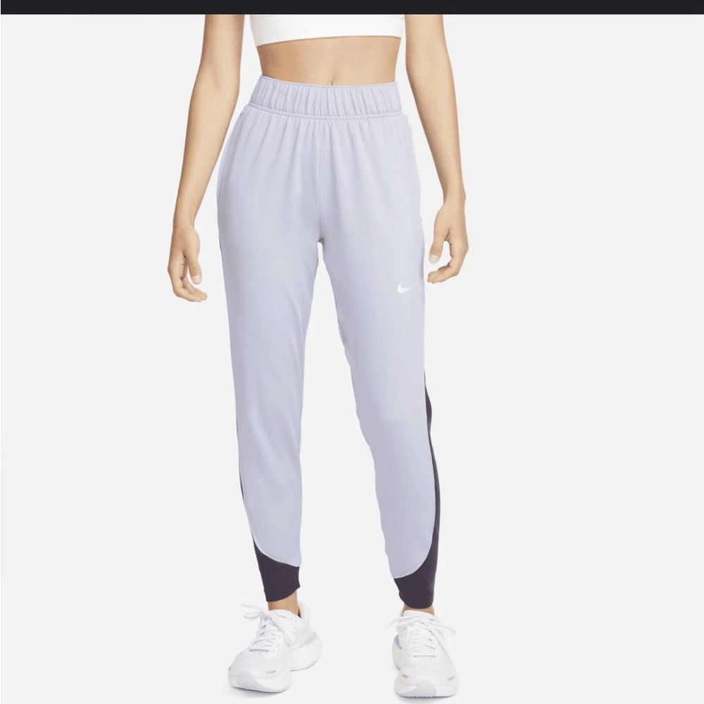 NWT NIKE THERMAFIT JOGGERS